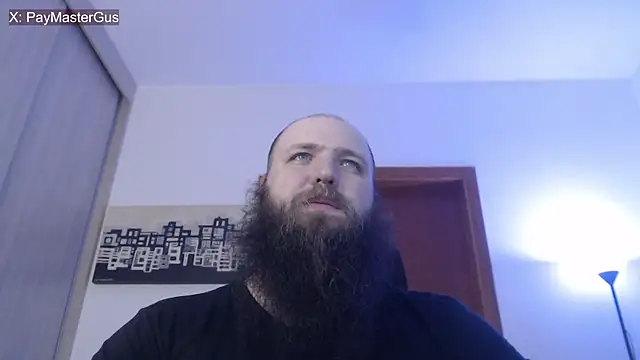 Snapshot of PayMasterGus chatting on November 9, 12:20 am PayMasterGus online show from November 9, 12:20 am