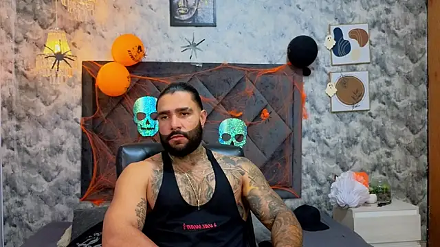 Snapshot of Apolo_rousse1 chatting on October 18, 10:10 pm Apolo rousse1 online show from October 18, 10:10 pm