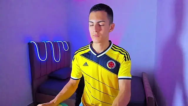 Matiius18 online show from June 27, 3:28 pm
