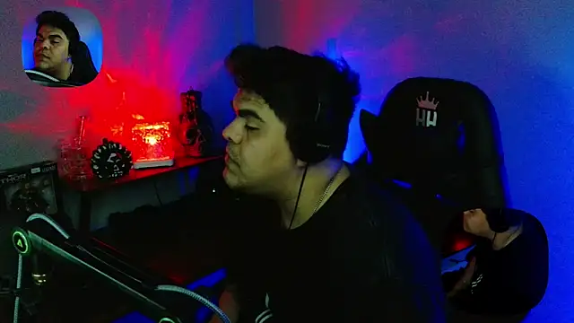 perversus12 online show from April 7, 8:26 am