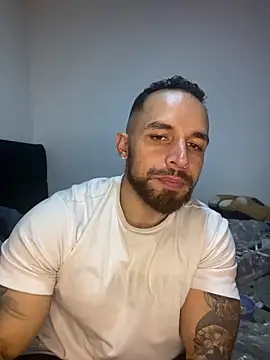 Snapshot of mason_fit chatting on December 15, 10:58 pm mason fit online show from December 15, 10:58 pm