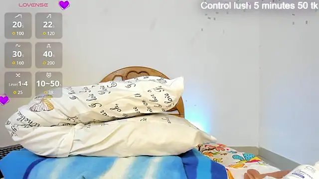 Snapshot of hotbrunett chatting on October 6, 8:17 pm hotbrunett online show from October 6, 8:17 pm