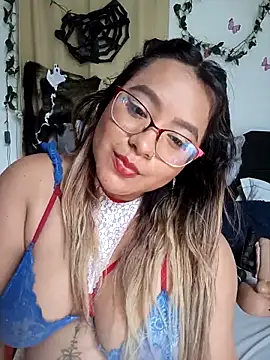 Snapshot of AsshleyVillaloboss chatting on October 22, 6:51 pm AsshleyVillaloboss online show from October 22, 6:51 pm