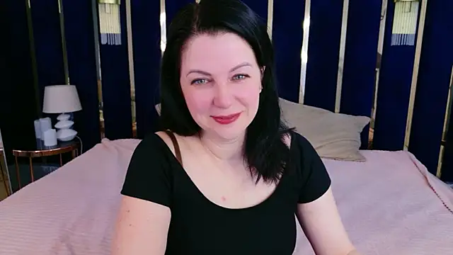 Snapshot of Nina_Stane chatting on May 4, 5:58 am Nina Stane online show from May 4, 5:58 am
