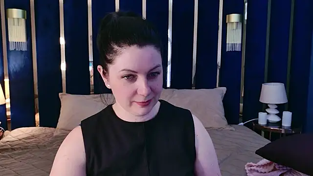 Snapshot of Nina_Stane chatting on June 20, 5:43 am Nina Stane online show from June 20, 5:43 am