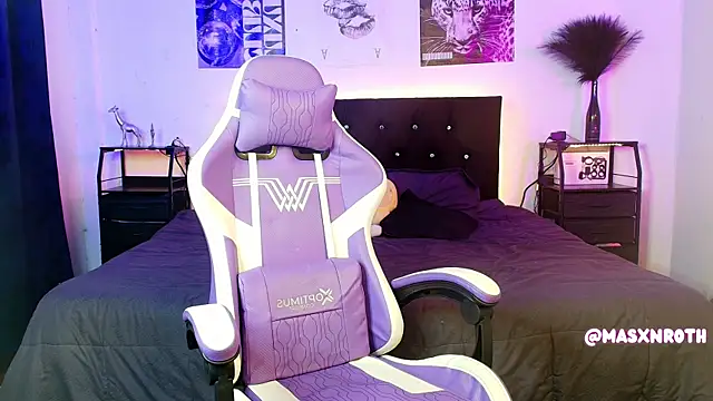 Snapshot of Mason_Rothwell chatting on December 16, 5:45 am Mason Rothwell online show from December 16, 5:45 am