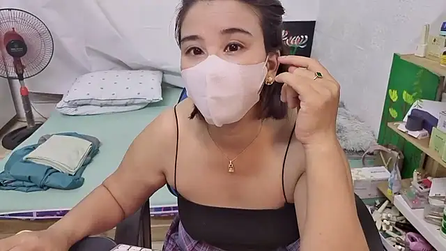 Snapshot of MichiLovely chatting on October 3, 11:35 pm MichiLovely online show from October 3, 11:35 pm