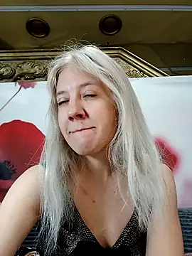 Snapshot of HeronDenni chatting on October 25, 5:37 am HeronDenni online show from October 25, 5:37 am