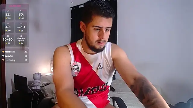 Snapshot of ryan_evanss chatting on November 9, 2:32 am ryan evanss online show from November 9, 2:32 am