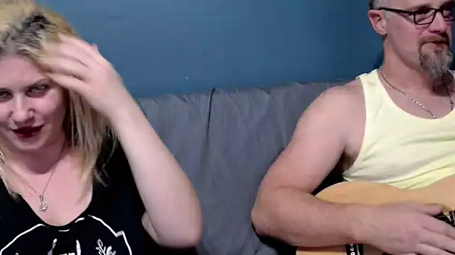 Snapshot of Alcura_x chatting on December 20, 12:18 am Alcura x online show from December 20, 12:18 am