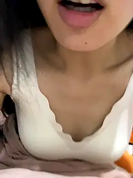 Snapshot of MengMeng0515 chatting on November 28, 12:52 pm MengMeng0515 online show from November 28, 12:52 pm