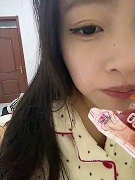 Snapshot of MengMeng0515 chatting on December 14, 11:59 am MengMeng0515 online show from December 14, 11:59 am