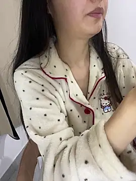 MengMeng0515 online show from May 12, 1:19 pm