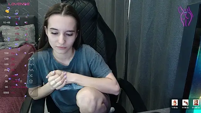 Snapshot of ShowPassion chatting on April 10, 7:29 pm ShowPassion online show from April 10, 7:29 pm