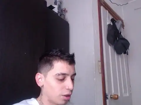 Snapshot of xalejo_max chatting on November 18, 4:44 pm xalejo max online show from November 18, 4:44 pm