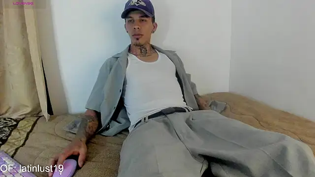 Snapshot of Savajelust chatting on June 2, 3:14 pm Savajelust online show from June 2, 3:14 pm