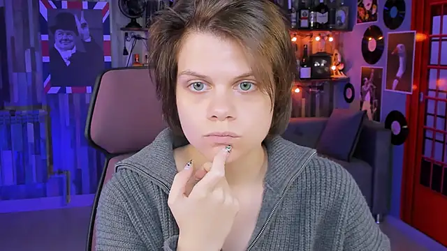 Snapshot of EllieMurler chatting on September 25, 9:02 am EllieMurler online show from September 25, 9:02 am