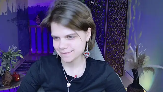 Snapshot of EllieMurler chatting on October 7, 9:17 am EllieMurler online show from October 7, 9:17 am