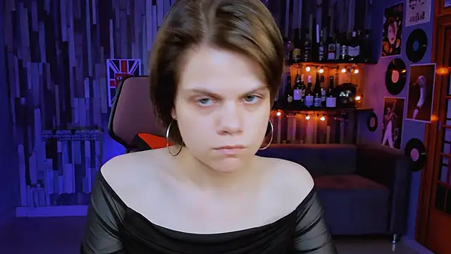 Snapshot of EllieMurler chatting on October 9, 9:07 am EllieMurler online show from October 9, 9:07 am