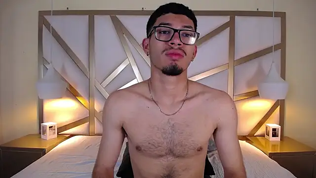 Snapshot of Jaxon_Carter chatting on September 18, 12:12 am Jaxon Carter online show from September 18, 12:12 am