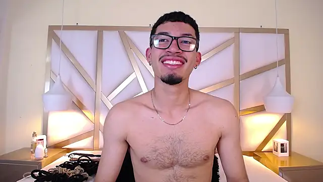 Snapshot of Jaxon_Carter chatting on November 18, 8:57 pm Jaxon Carter online show from November 18, 8:57 pm