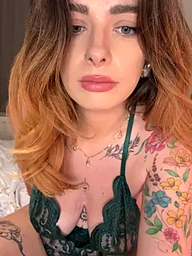 Snapshot of PiperPassionX chatting on October 4, 9:02 pm PiperPassionX online show from October 4, 9:02 pm