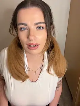 Snapshot of PiperPassionX chatting on October 16, 8:21 pm PiperPassionX online show from October 16, 8:21 pm