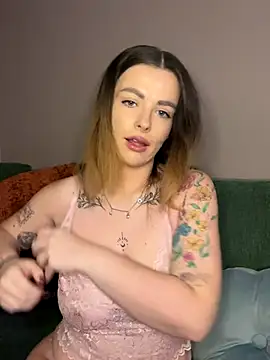 Snapshot of PiperPassionX chatting on December 3, 9:35 pm PiperPassionX online show from December 3, 9:35 pm