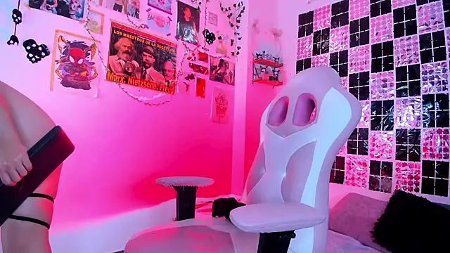 UchikyDoll online show from March 10, 4:23 pm