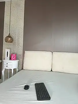 Tiifany Baker online show from June 3, 7:41 pm