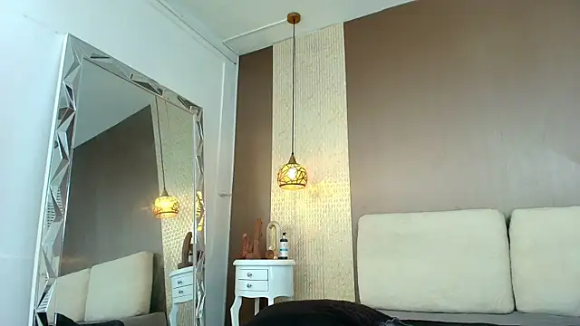 Snapshot of Tiifany_Baker chatting on July 21, 7:27 pm Tiifany Baker online show from July 21, 7:27 pm