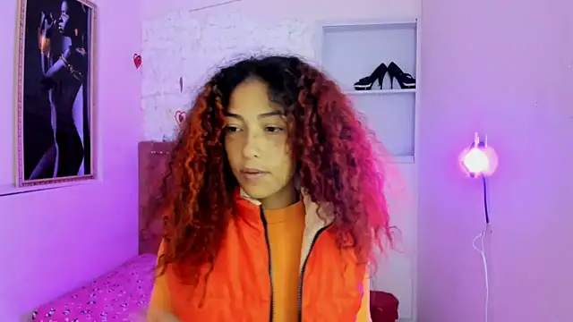 Snapshot of candela_ruiz chatting on September 18, 4:20 pm candela ruiz online show from September 18, 4:20 pm