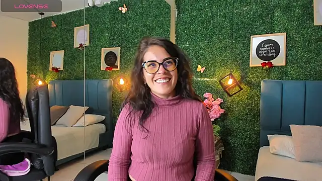 Linagh  online show from October 11, 11:53 am