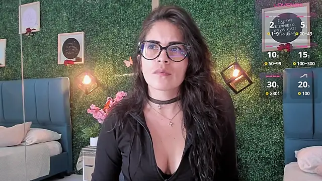 Linagh  online show from October 18, 11:44 am