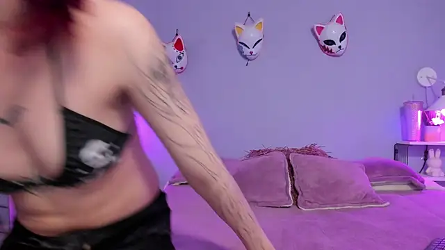 Zoe Lynch  online show from October 7, 11:51 am