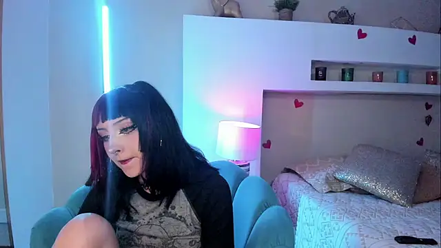 Zoe Lynch  online show from June 9, 12:06 pm