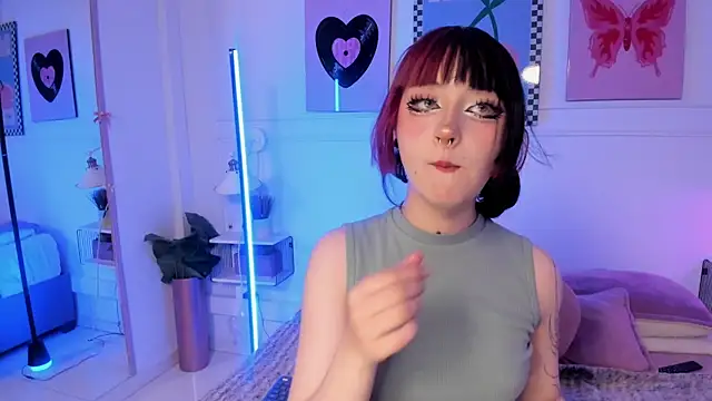 Zoe Lynch  online show from July 16, 12:00 pm