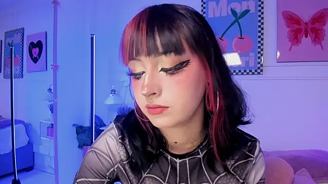Zoe Lynch  online show from July 29, 12:03 pm