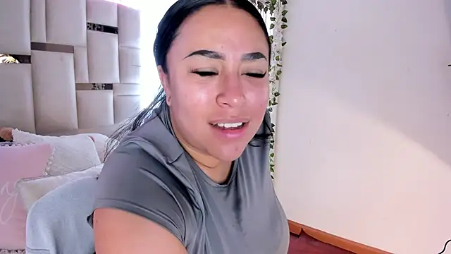 Snapshot of Zoey_thompson chatting on October 26, 2:56 pm Zoey thompson online show from October 26, 2:56 pm