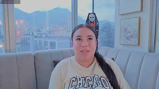 Snapshot of Zoey_thompson chatting on October 30, 2:29 pm Zoey thompson online show from October 30, 2:29 pm