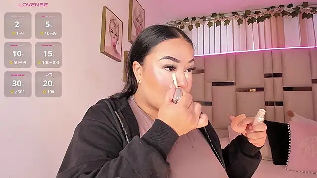 Snapshot of Zoey_thompson chatting on November 15, 8:27 pm Zoey thompson online show from November 15, 8:27 pm