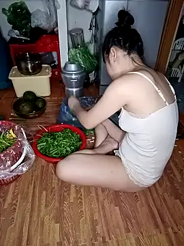 Snapshot of Thuylinh86 chatting on October 7, 6:54 am Thuylinh86 online show from October 7, 6:54 am