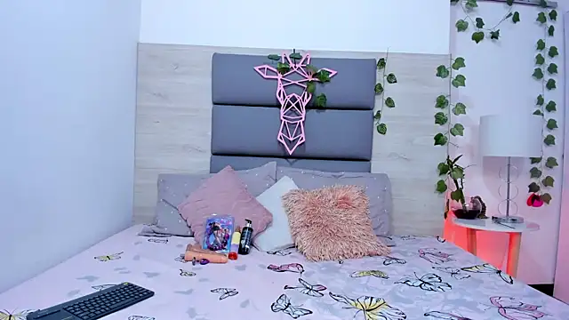 Snapshot of kathysmith19 chatting on October 7, 4:42 am kathysmith19 online show from October 7, 4:42 am