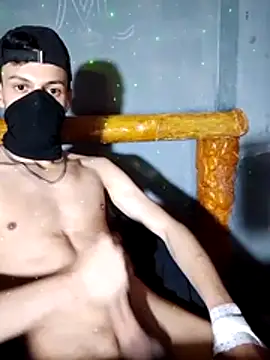 Snapshot of AnthonyDida chatting on December 16, 12:21 pm AnthonyDida online show from December 16, 12:21 pm