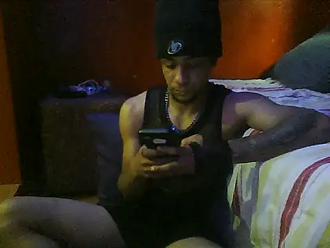 Snapshot of Longstickboy666 chatting on November 11, 2:06 pm Longstickboy666 online show from November 11, 2:06 pm