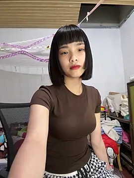 Snapshot of andymi1 chatting on May 14, 1:51 pm andymi1 online show from May 14, 1:51 pm