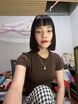 Snapshot of andymi1 chatting on May 15, 1:56 am andymi1 online show from May 15, 1:56 am