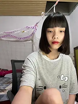 Snapshot of andymi1 chatting on June 9, 2:23 am andymi1 online show from June 9, 2:23 am