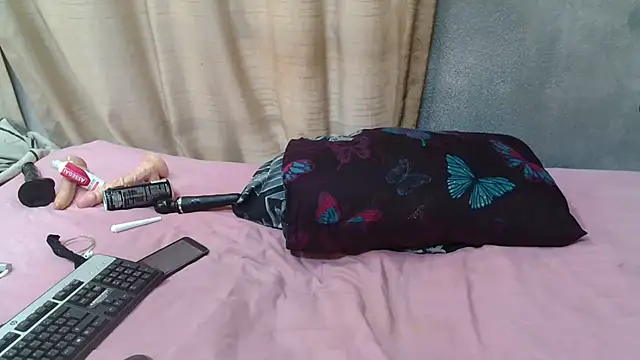 Snapshot of curvydarckcohocolate chatting on February 11, 5:56 am curvydarckcohocolate online show from February 11, 5:56 am