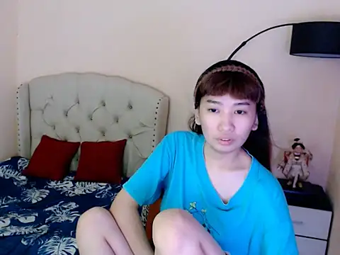 ShantalFoxxy  online show from June 16, 2:47 am